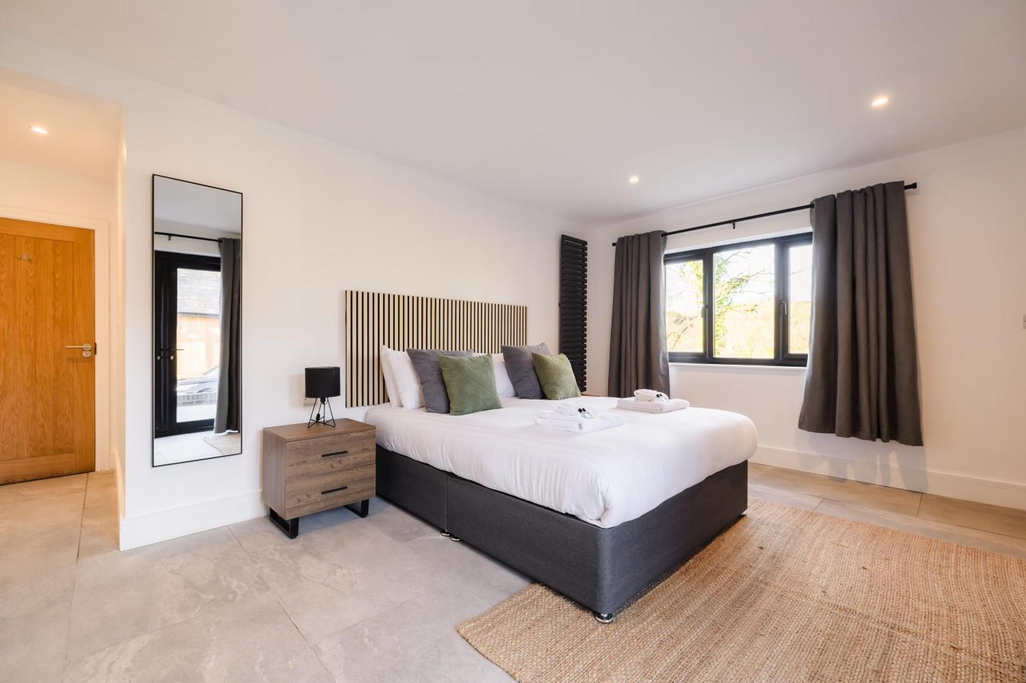 The Old House 1147 Hotel Bridgend  Bagian luar foto